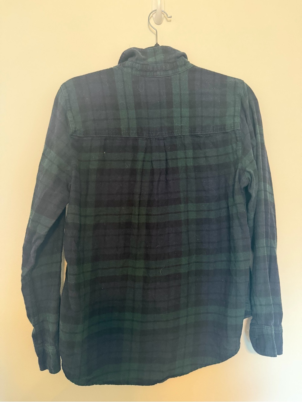 Abercrombie & Fitch Women’s Black and Green Plaid Button-Up Shirt - Picture 3 of 3